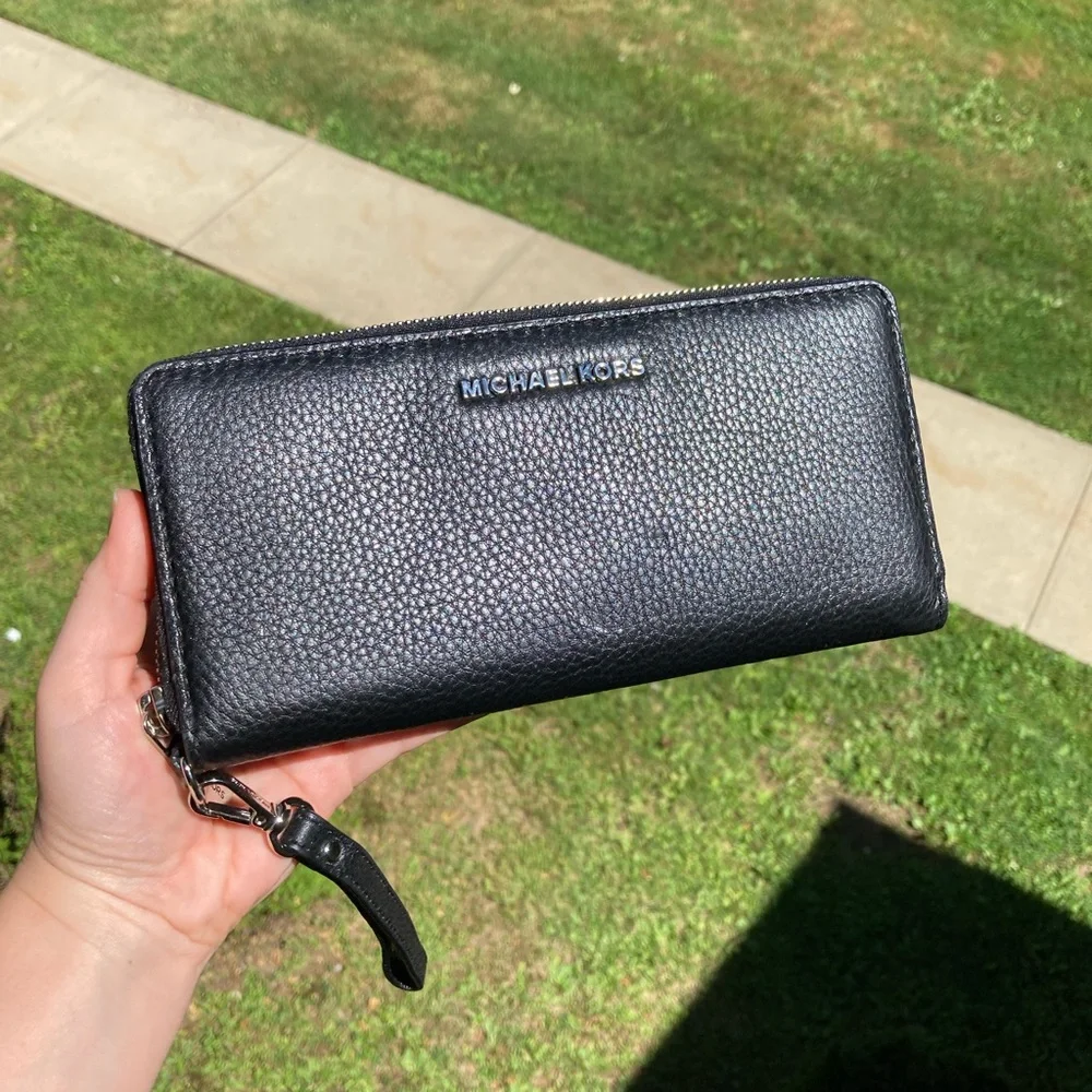 Michael Kors Black Pebbled Leather Large Zipper Wallet Wristlet Silver Hardware